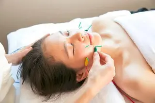 セミロング 美容鍼灸サロンLuna所属・美容鍼灸サロン Luna三宮のエステ・リラクイメージ