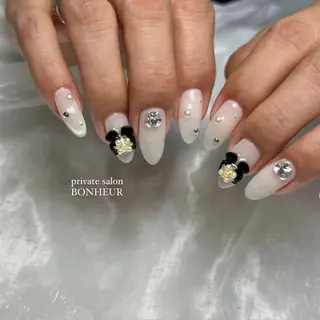 ネイル BONHEUR Annaのネイルデザイン