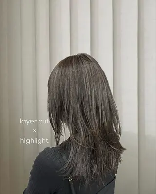 ミディアム INORI /フェイスレイヤーのヘアスタイル