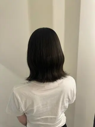 セミロング カラー 内沼 恵留菜のヘアスタイル