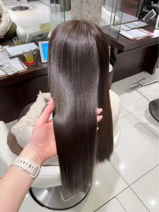 カラー EARTH所属・NATSUMI 透明感カラーのヘアスタイル