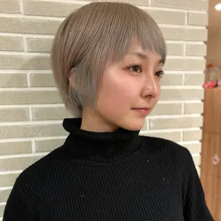 ショート カラー レイヤーカット⭐️ ブリーチ桑原 日花理のヘアスタイル