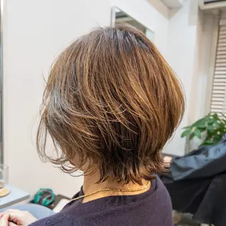 ショート パーマ ENA レイヤー/くびれヘアのヘアスタイル