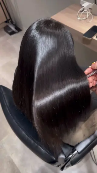 ロング ヘアアレンジ MiU所属・韓国×髪質改善×美髪 縮毛矯正×レイヤーのヘアスタイル