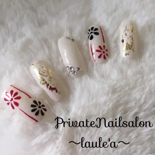 ロング ネイル Nailsalon laule'aのネイルデザイン
