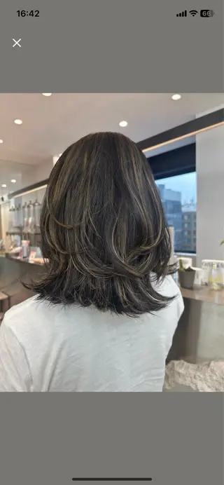 カラー 小泉 知子のヘアスタイル