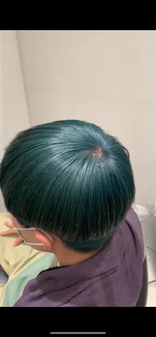 ショート カラー サロウィン(SALOWIN)原宿iori店所属・れい🫧 ハイトーン特化のヘアスタイル