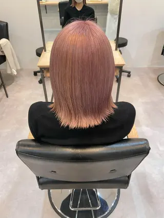 ミディアム カラー akane .のヘアスタイル