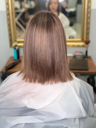 ミディアム 大内 志穂のヘアスタイル