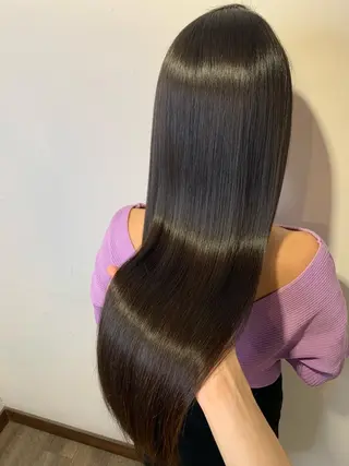 ロング she2.所属・縮毛矯正/髪質改善 井上智秀のヘアスタイル