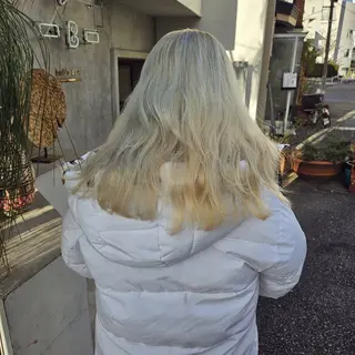 セミロング あべかりん/原宿 /マツパ/ハイトーンのヘアスタイル