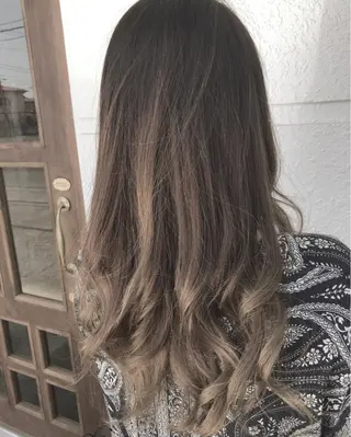 セミロング カラー レイヤーカット匠 イソザキノリユキのヘアスタイル