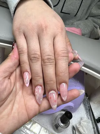 カラー aura nail salon所属・ＮＧＵＹＥＮ ＴＡＭのネイルデザイン