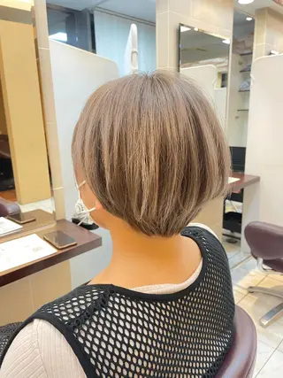 ショート 垢抜け透明感カラー 🌻篠崎梓🌻のヘアスタイル