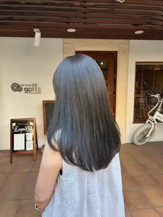 ロング カラー putri 川邉 優花のヘアスタイル