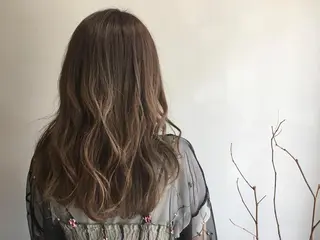 ロング カラー てんま さやかのヘアスタイル