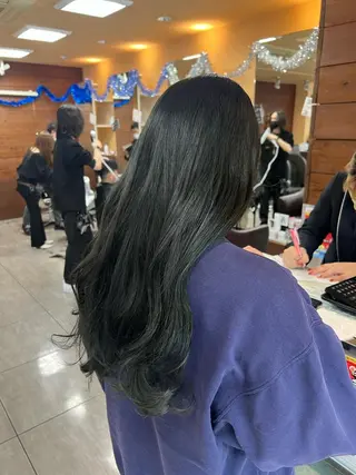 ロング カラー ヘアアレンジ インナー×縮毛矯正 ピンクカラー澤井里菜のヘアスタイル