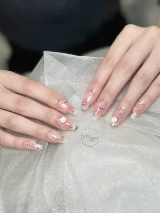 ネイル Maggie Nail🦩のネイルデザイン