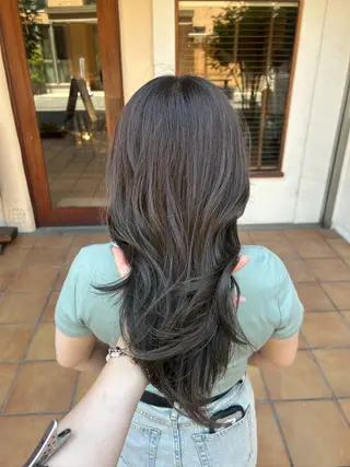 セミロング カラー putri 川邉 優花のヘアスタイル