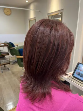 ミディアム 小鴨 美佳のヘアスタイル