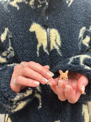 ネイル nailsalon　hue所属・小山 羽奈のネイルデザイン