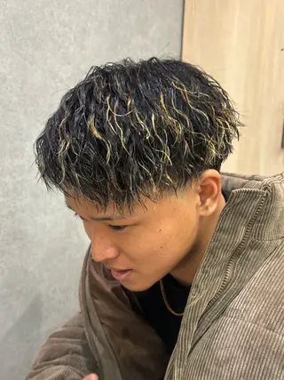 パーマ メンズ メンズパーマ、スパ イキー、上野星也のヘアスタイル