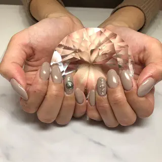 ネイル 椿森 美瑠紅の眉毛・アイブロウイメージ