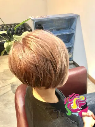 ショート カラー Hair salon The  hiveのヘアスタイル