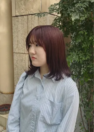 ミディアム カラー CYAN.所属・山口 陸のヘアスタイル