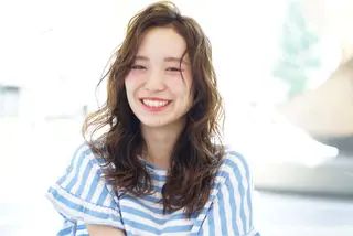 セミロング カラー パーマ LOST CITY 横浜所属・🪐脱白髪染め 🪐松尾菜々美のヘアスタイル