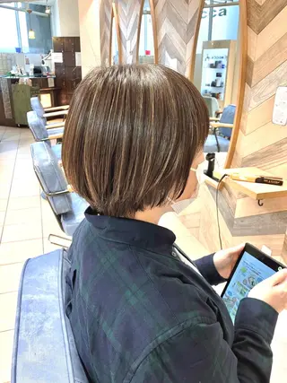 ショート カラー 奥谷 美代子のヘアスタイル