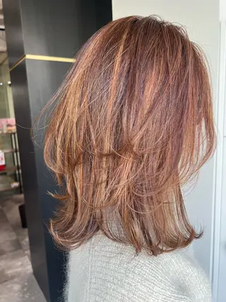 カラー 長谷 朋美のヘアスタイル