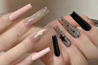 ネイル 小島 阿佑美のネイルデザイン