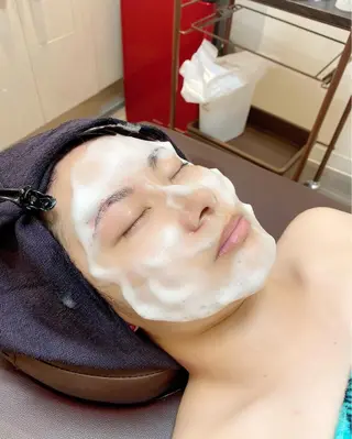 ハーブピーリング/韓国肌管理/フェイシャル/毛穴洗浄/眉毛/顔脱毛【糸脱毛専門】rev所属・ハーブピーリング🌹 毛穴洗浄❤️眉waxのエステ・リラクイメージ