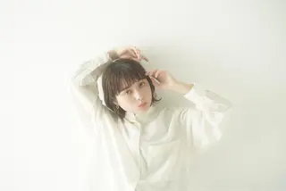 ミディアム カラー 明石遼/ベージュ / ピンクのヘアスタイル