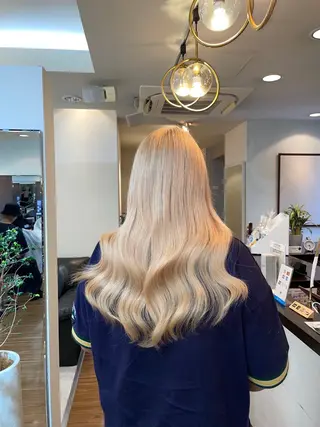 ロング wistell所属・ハイトーン/艶カラー sarina🩷のヘアスタイル