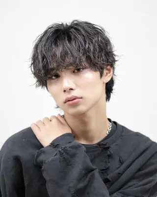 メンズ 🔥パーマで大人な色 気🔥BLUCK札幌のヘアスタイル