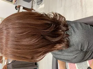 ミディアム カラー 瀬尾 由希菜のヘアスタイル