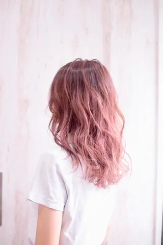 ミディアム カラー GATE.所属・GATE. staffのヘアスタイル