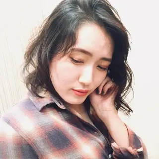 ミディアム DiMPlE  ディンプル所属・🌸スタイリスト 山浦美恵のヘアスタイル