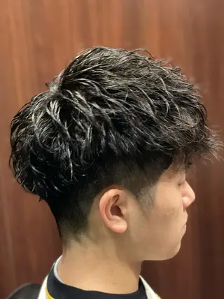 ミディアム パーマ メンズ 海老原 コウのヘアスタイル