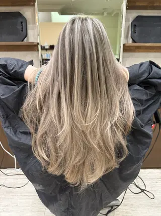 ロング カラー kanna☮️ nico.大阪心斎橋のヘアスタイル