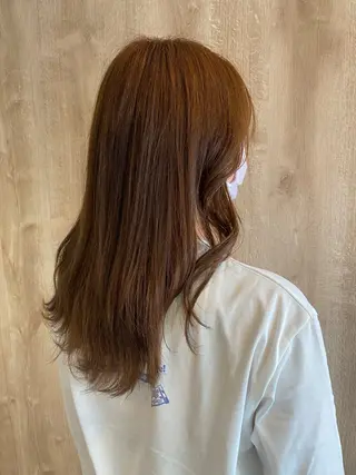 カラー Bish Yanaのヘアスタイル