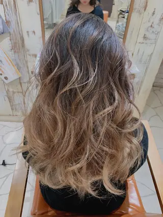 ロング カラー ヘアアレンジ VIM hairおもろまち店のヘアスタイル