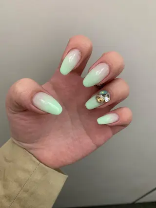 ネイル 高尾 梨花のネイルデザイン