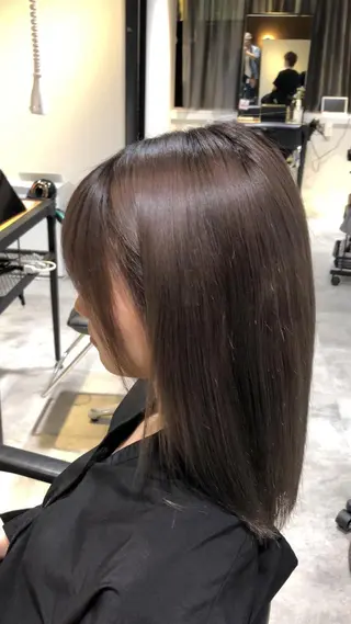 セミロング カラー GIEN 末吉 海斗のヘアスタイル