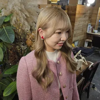 セミロング あべかりん/原宿 /マツパ/ハイトーンのヘアスタイル