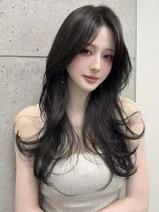 カラー ロング 🖤🤍石川 アイリ🤍🖤のネイルデザイン