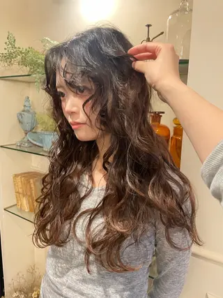 ロング パーマ rin🩰ハイトーン /レディースパーマのヘアスタイル