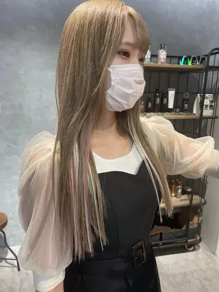 ロング カラー オフホワイトアンドなんば所属・福西 洋斗のヘアスタイル